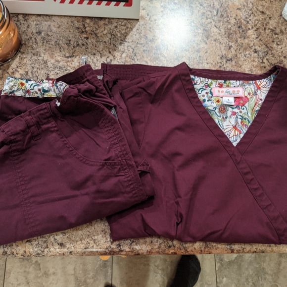 Koi scrubs set